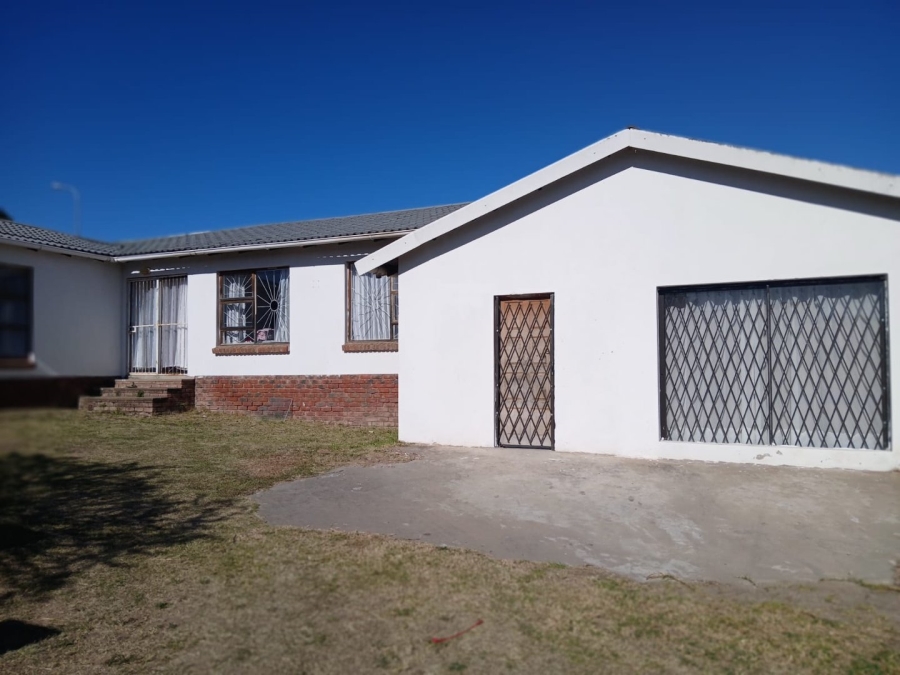 5 Bedroom Property for Sale in Club View Eastern Cape